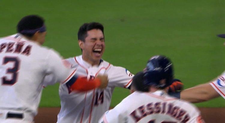 Houston deja al campo a Baltimore y mantuvo la cima sobre Texas