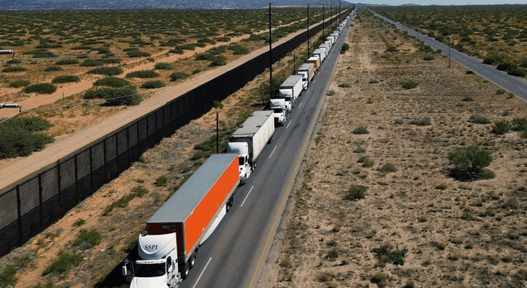 Texas cancela inspecciones a camiones de carga mexicanos