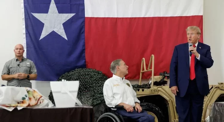Donald Trump respalda la política antimigrante de Abbott en Texas: “Biden quiere atarle las manos”