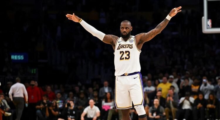 LeBron James alcanzó las mil victorias en la NBA; se quedó a un punto de una cifra histórica