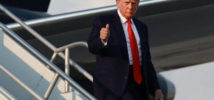 Trump recibe acusaciones de corrupción por aceptar un lujoso Boeing 747 de Qatar