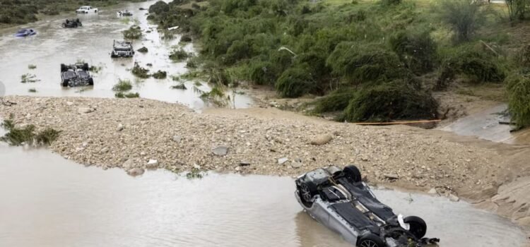 8 muertos y 6 desaparecidos tras las inundaciones en San Antonio