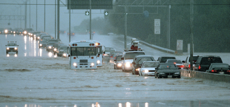 Vigilancia de inundaciones repentinas vigente para el área de San Antonio a medida que se acercan lluvias torrenciales