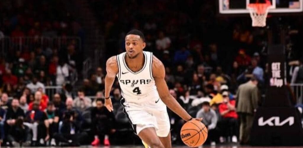 Los Spurs aseguran a Fox por cuatro años con pacto millonario