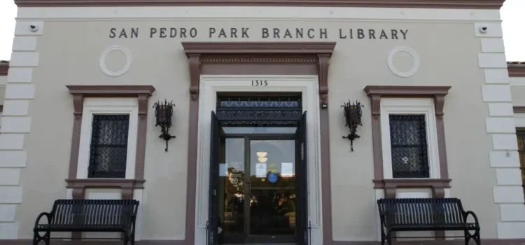 La histórica biblioteca de San Antonio, de casi 100 años de antigüedad, marca un momento decisivo
