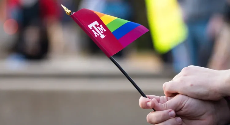 Universidades de Texas lanzan revisiones de cursos en medio de un esfuerzo por limitar la instrucción sobre identidad de género