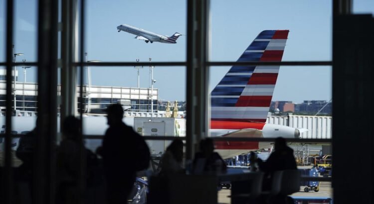 Cierre del gobierno afecta aeropuertos de Estados Unidos