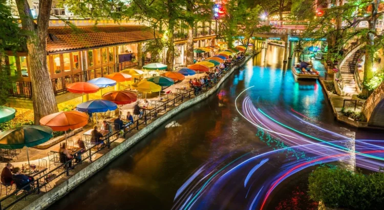 La ciudad pide sus opiniones sobre cómo mejorar el Paseo del Río de San Antonio La ciudad pide sus opiniones sobre cómo mejorar el Paseo del Río de San Antonio
