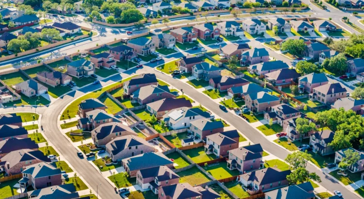 La venta de vivienda en Texas aumentó 4.9% en el tercer trimestre de 2025