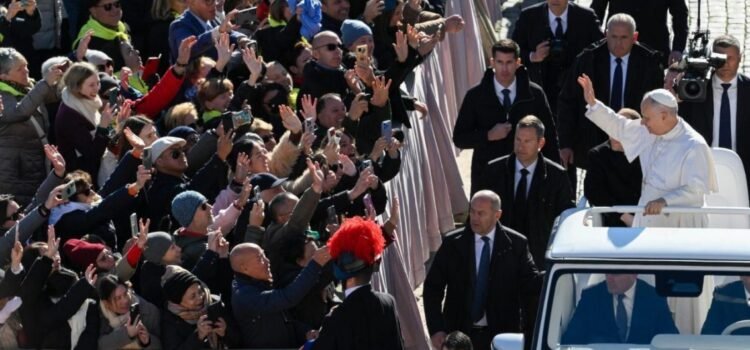 León XIV inicia su primer viaje internacional a Turquía y Líbano,